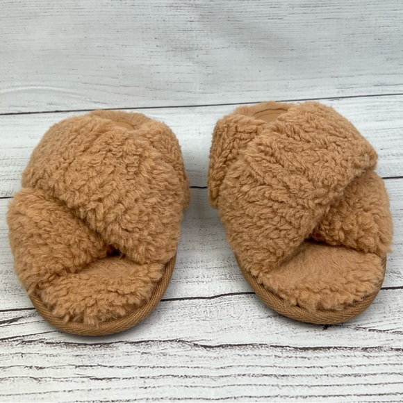 Stars above fur slippers size 5/6 - Picture 2 of 9